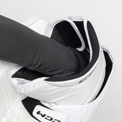 CCM Extreme Flex E7.9 Senior Goalie Catcher - TheHockeyShop.com