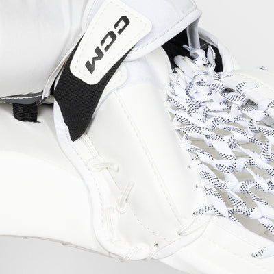 CCM Extreme Flex E7.9 Senior Goalie Catcher - TheHockeyShop.com