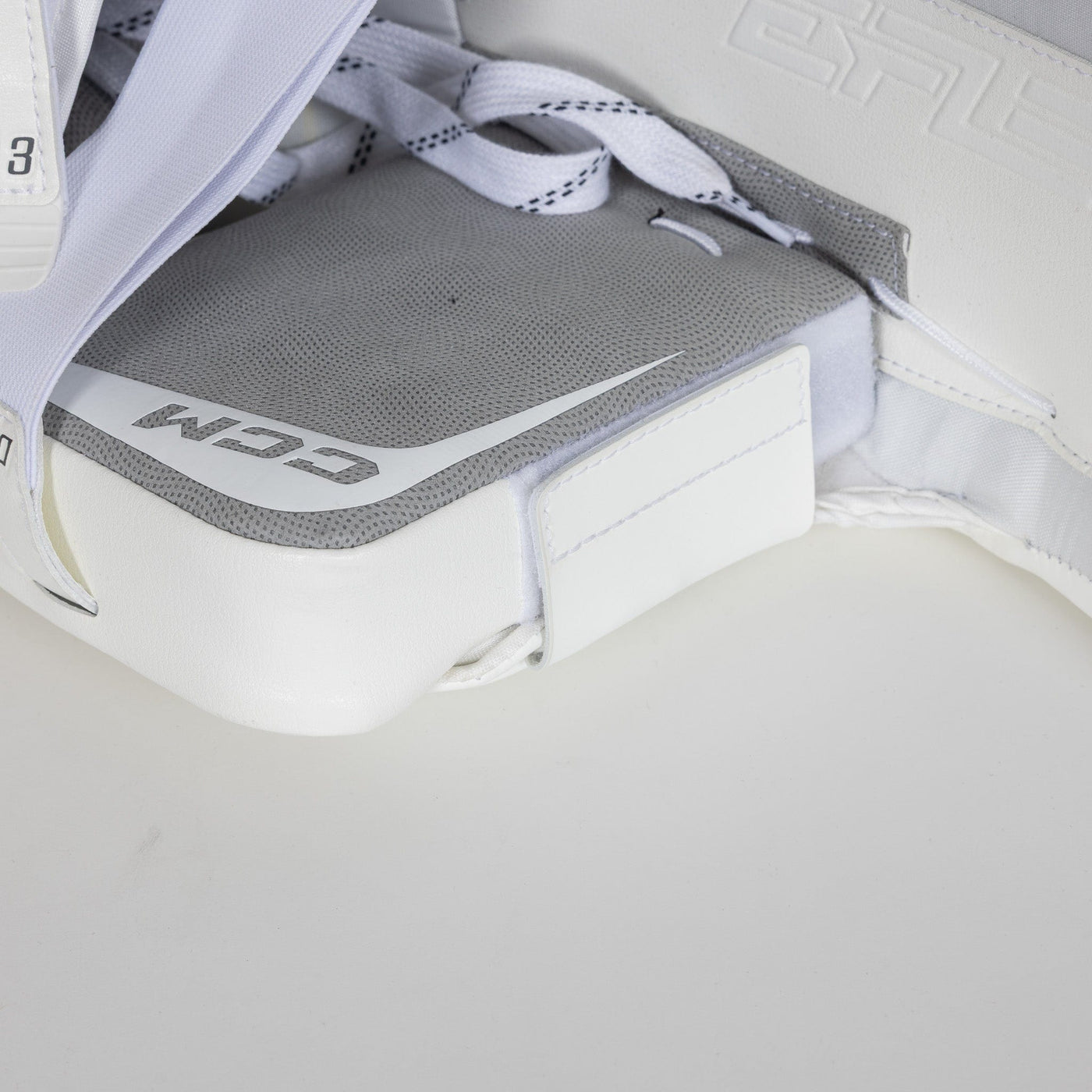 CCM Extreme Flex 7 Senior Goalie Leg Pads - TheHockeyShop.com