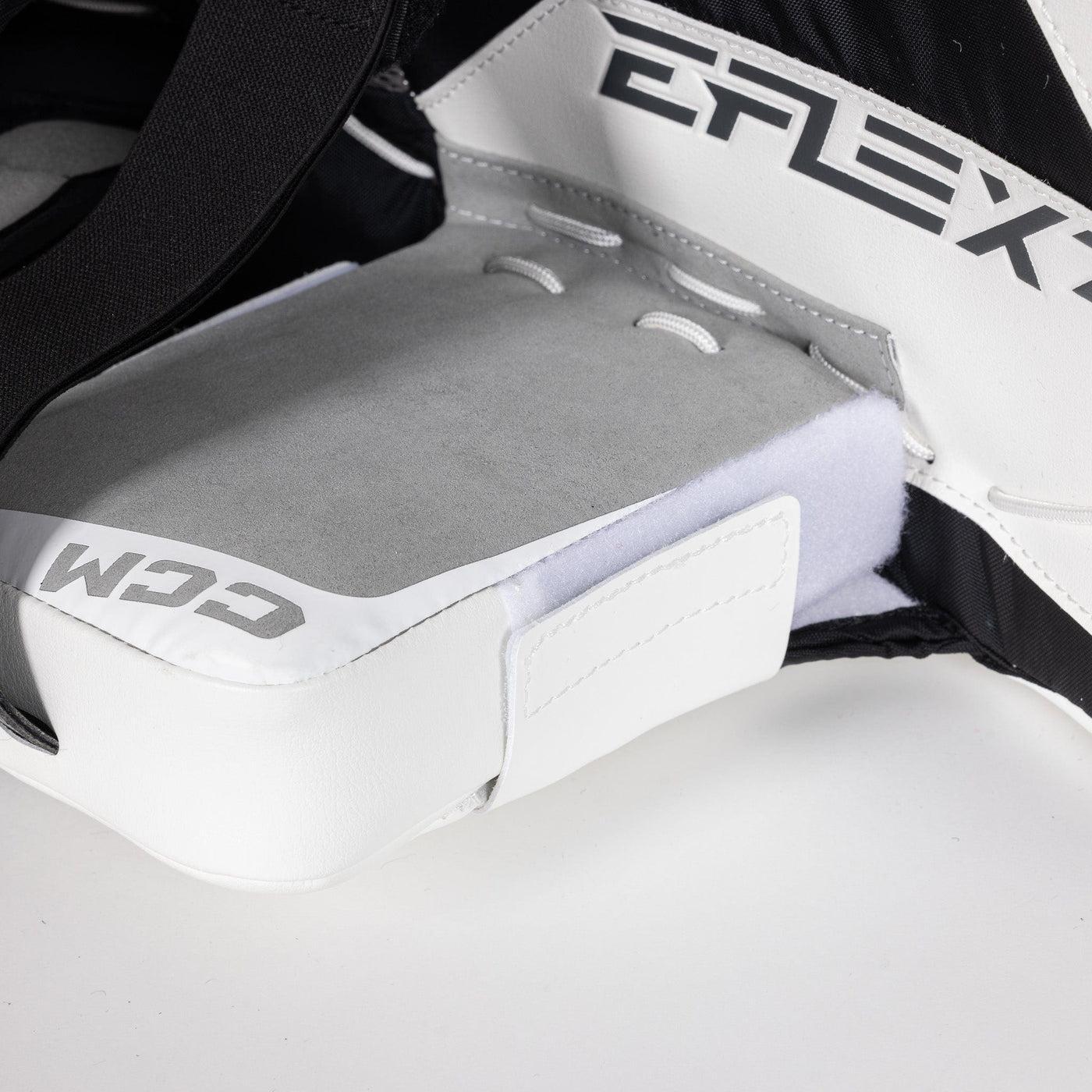 CCM Extreme Flex E7.9 Intermediate Goalie Leg Pads - TheHockeyShop.com