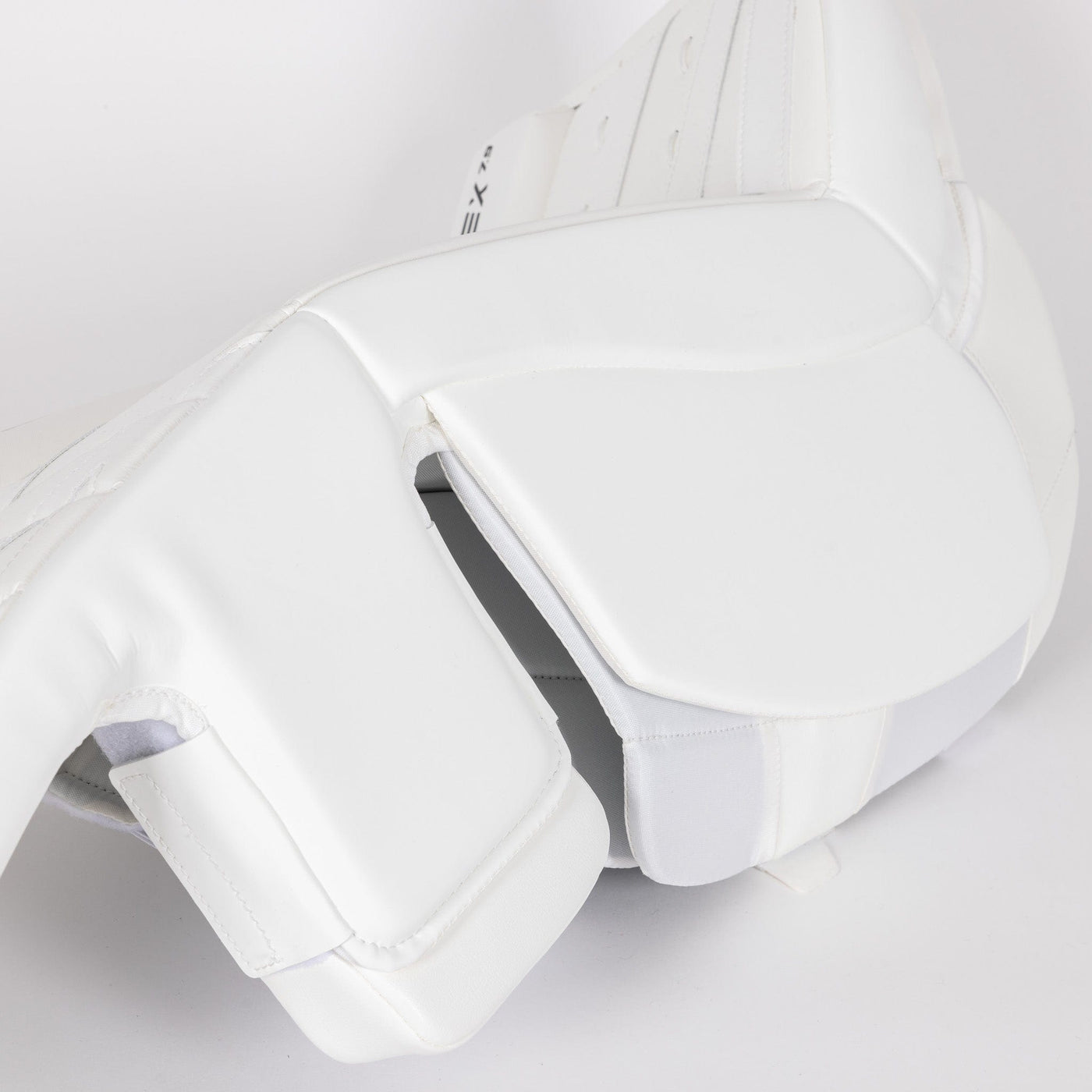 CCM Extreme Flex E7.9 Senior Goalie Leg Pads - TheHockeyShop.com