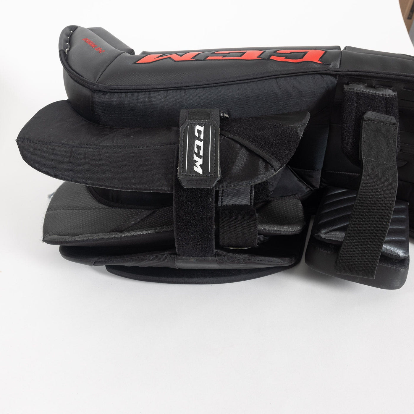 CCM Extreme Flex 5 Senior Goalie Leg Pads - USED 35+2" - TheHockeyShop.com