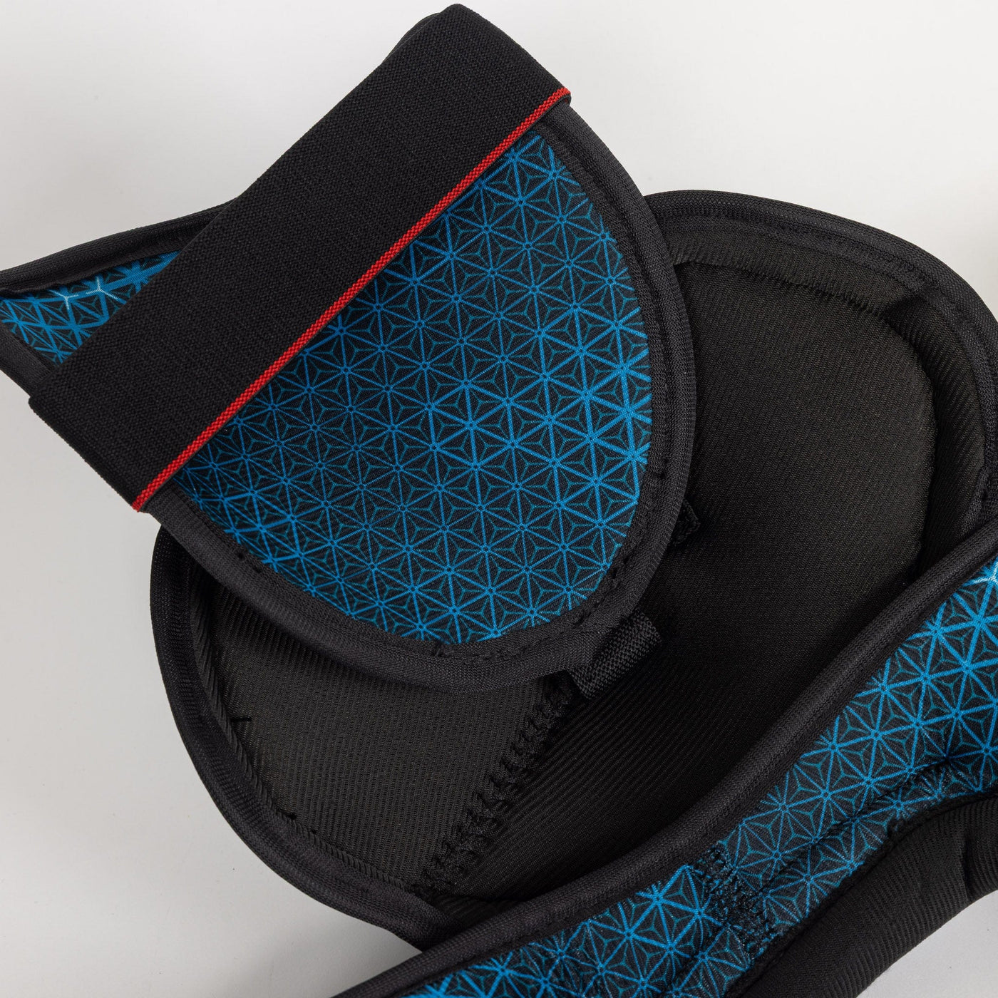 CCM Jetspeed FT880 Senior Hockey Shoulder Pads - TheHockeyShop.com
