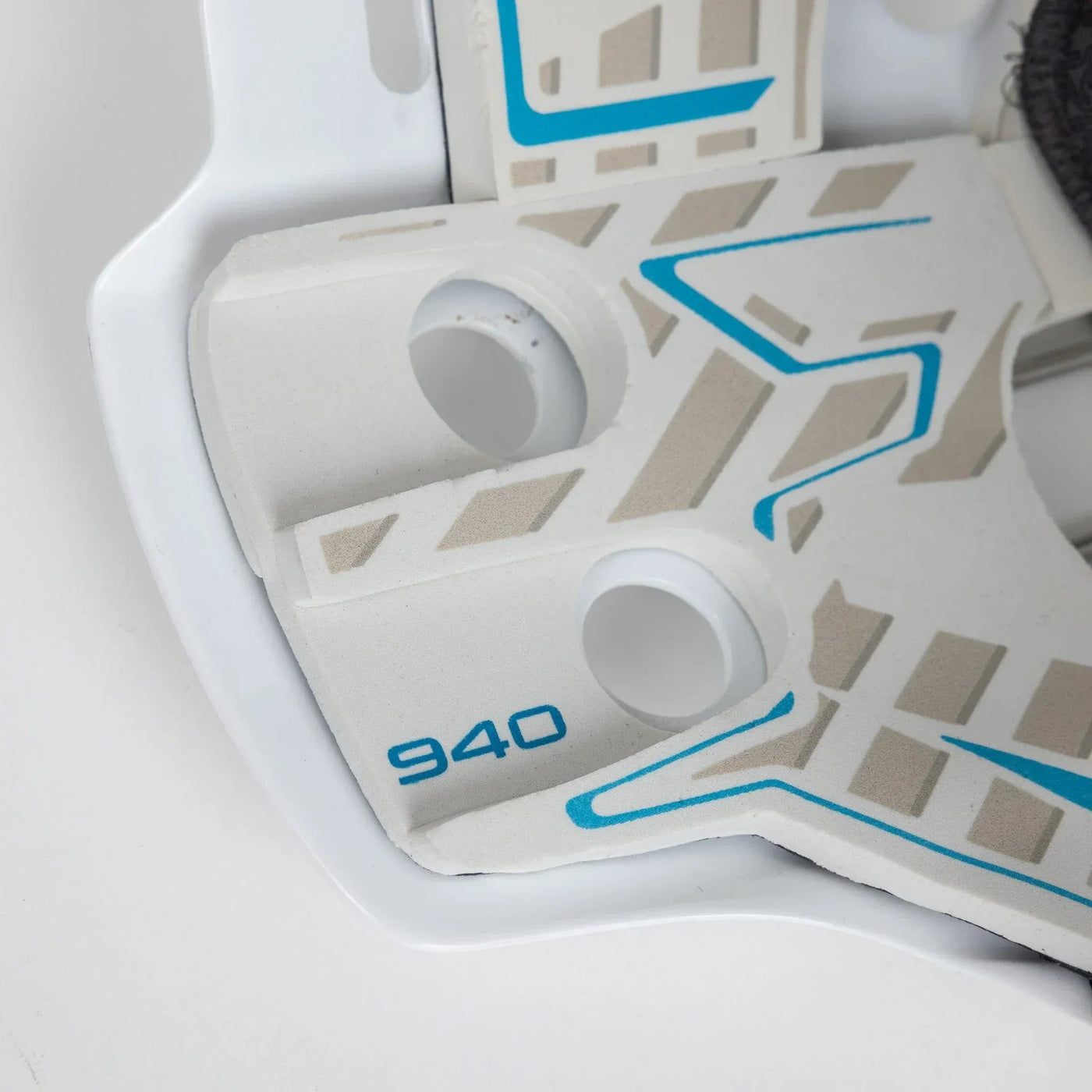 Bauer 940 Junior Goalie Mask | TheHockeyShop.com