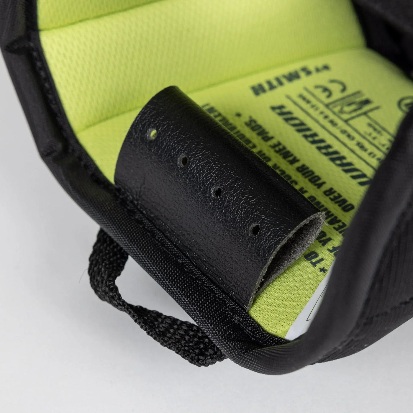 Warrior Ritual X4 E+ Junior Goalie Knee Pads | TheHockeyShop.com