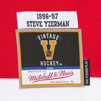 Mitchell & Ness Power Play Vintage Senior Jersey - Detroit Red Wings Steve Yzerman - TheHockeyShop.com