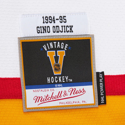 Mitchell & Ness Power Play Vintage Senior Jersey - Vancouver Canucks Gino Odjick - TheHockeyShop.com