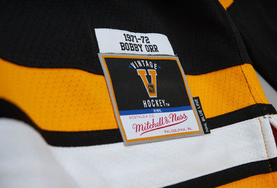 Mitchell & Ness Vintage Senior Jersey - Boston Bruins Bobby Orr - TheHockeyShop.com