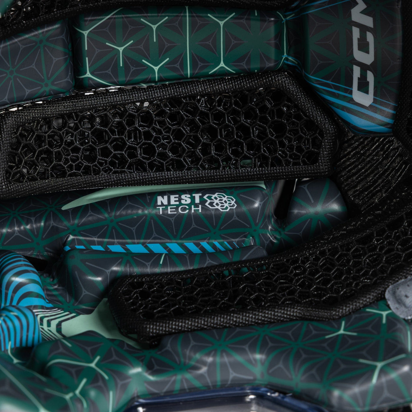 CCM Helmet/Cage Combo CCM FTW Helmet / Cage Combo - TheHockeyShop