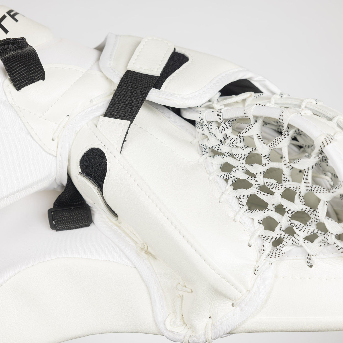 TRUE Catalyst 9X3 Senior Goalie Catcher - The Hockey Shop Source For Sports