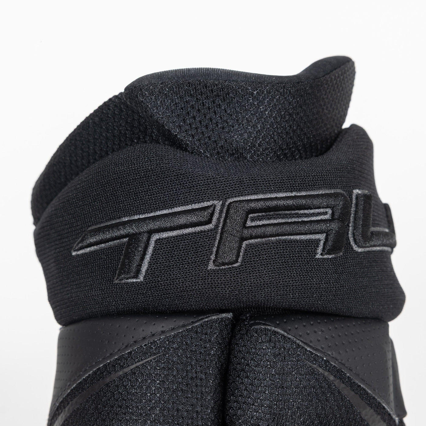 True Catalyst 9x5 Junior Hockey Glove - TheHockeyShop.com