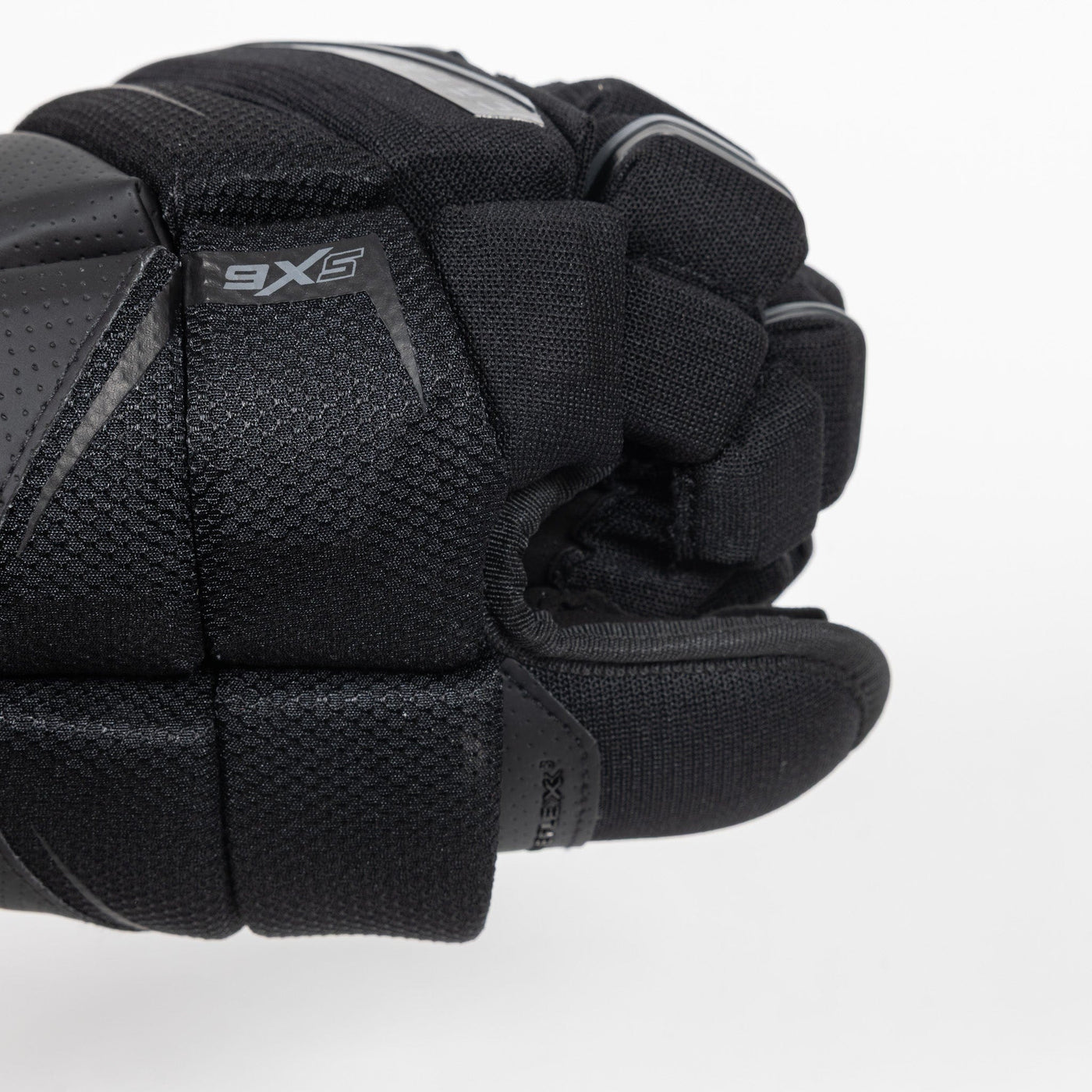 True Catalyst 9x5 Junior Hockey Glove - TheHockeyShop.com