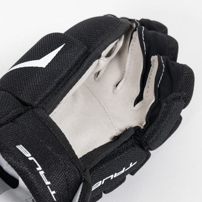 True Catalyst 9x5 Youth Hockey Glove - TheHockeyShop.com