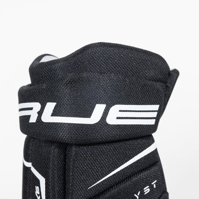 True Catalyst 9x5 Youth Hockey Glove - TheHockeyShop.com