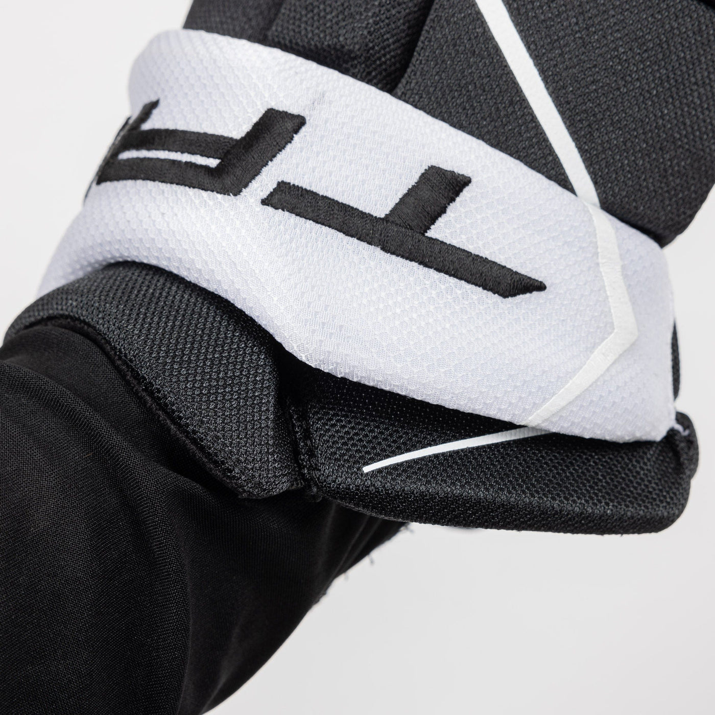 True Catalyst Pro Senior Hockey Glove - The Hockey Shop Source For Sports
