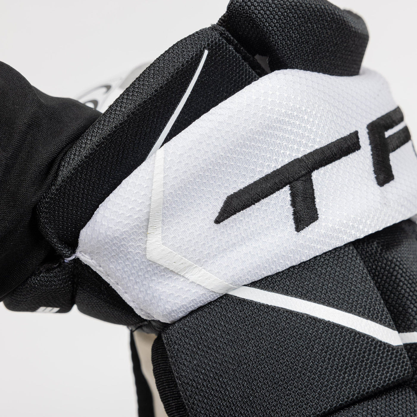 True Catalyst Pro Senior Hockey Glove - The Hockey Shop Source For Sports