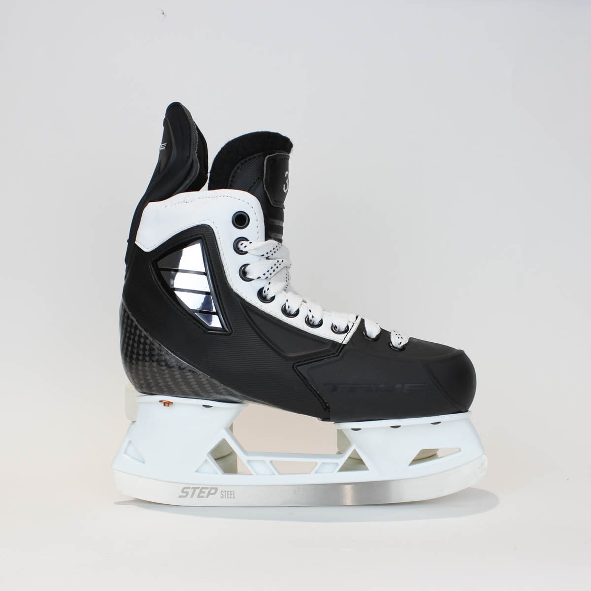 TRUE Player Junior Hockey Skates - Pro Stock - VH Holder - White Side - Size 4