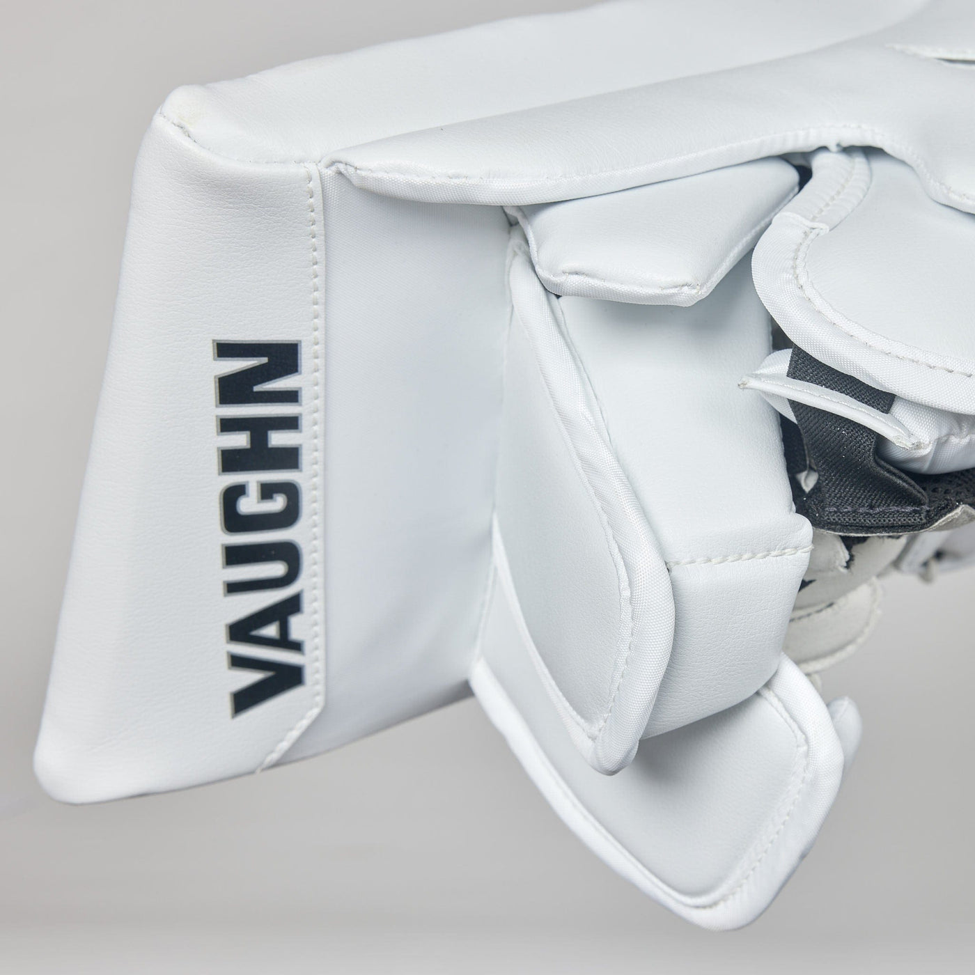 Vaughn Velocity V10 XP Pro Carbon Senior Goalie Blocker - TheHockeyShop.com