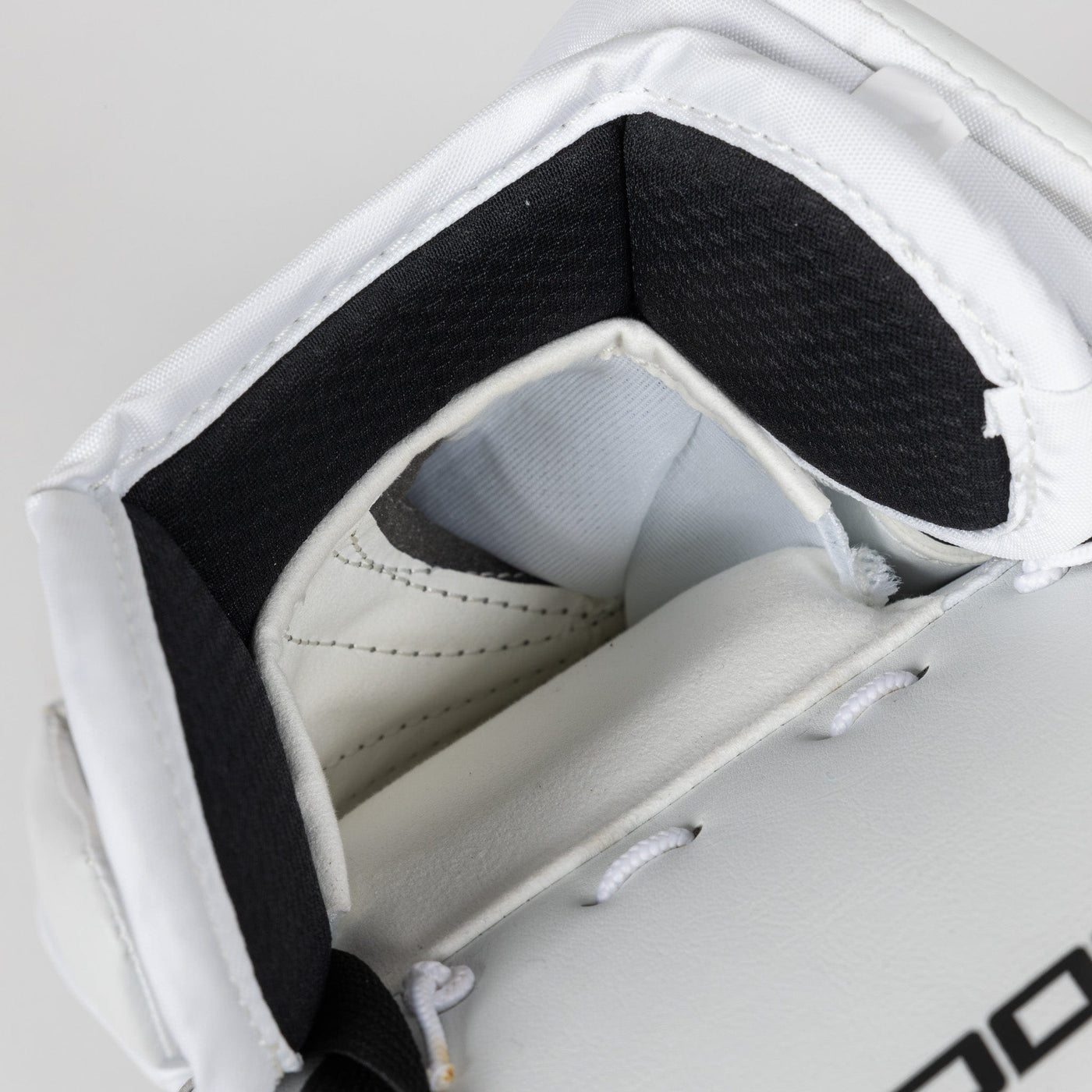 Vaughn Velocity VX1 Junior Goalie Blocker - TheHockeyShop.com