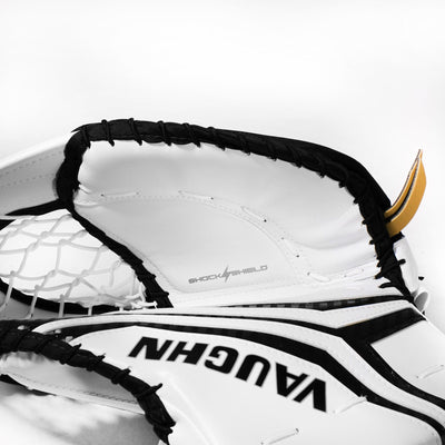 Vaughn Velocity V10 Pro Carbon Senior Goalie Catcher - The Hockey Shop Source For Sports