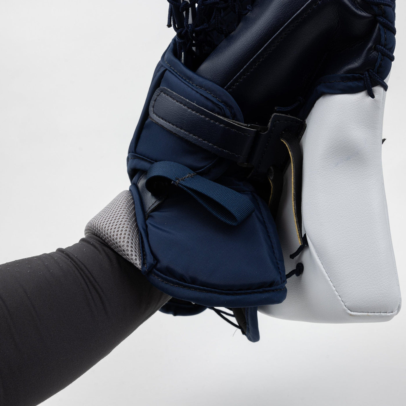 Vaughn Velocity V10 XP Pro Carbon Senior Goalie Catcher - Pulse Graphic - TheHockeyShop.com
