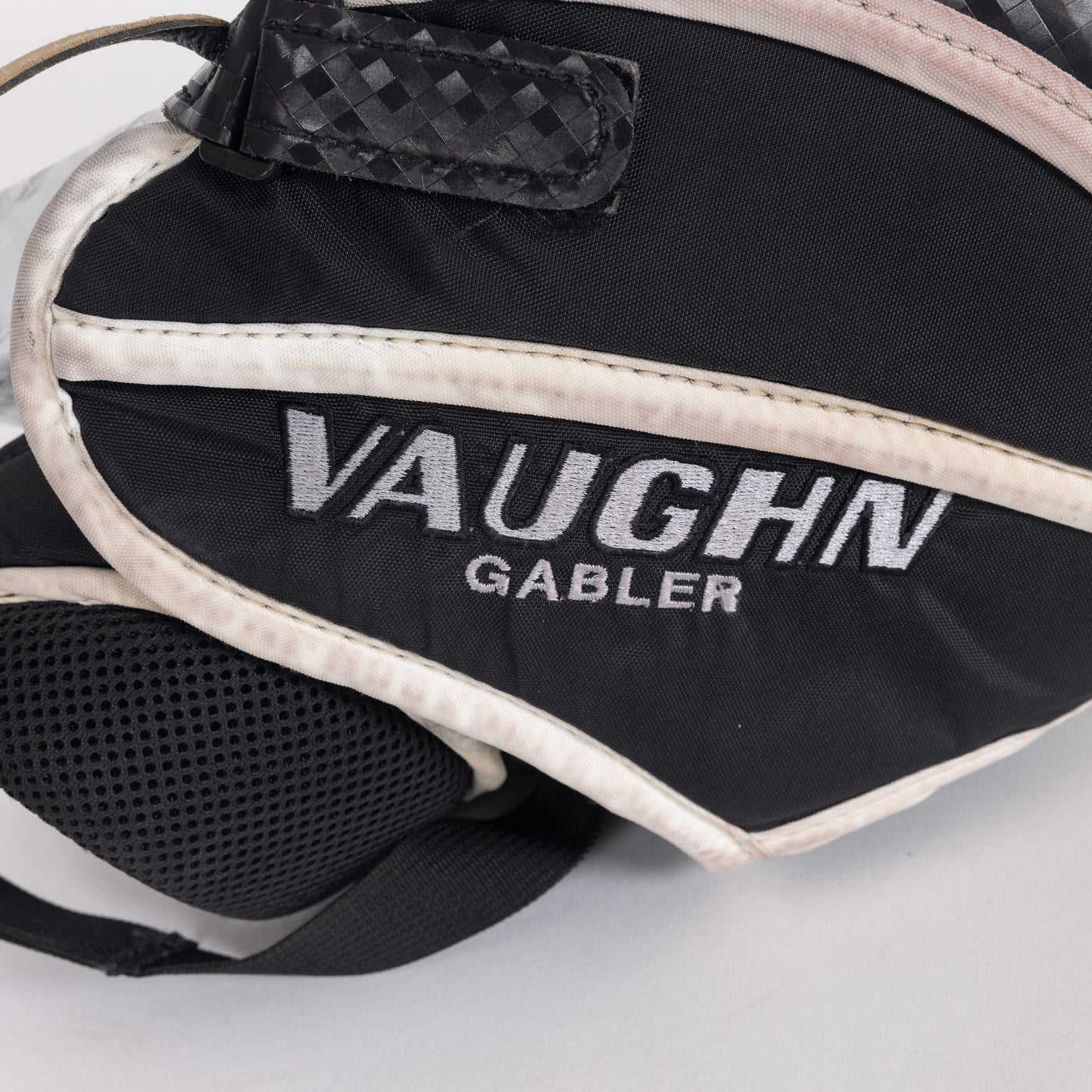 Vaughn Velocity V9 XP Pro Carbon Senior Goalie Catcher - Pro Stock Iceberg Graphic - TheHockeyShop.com