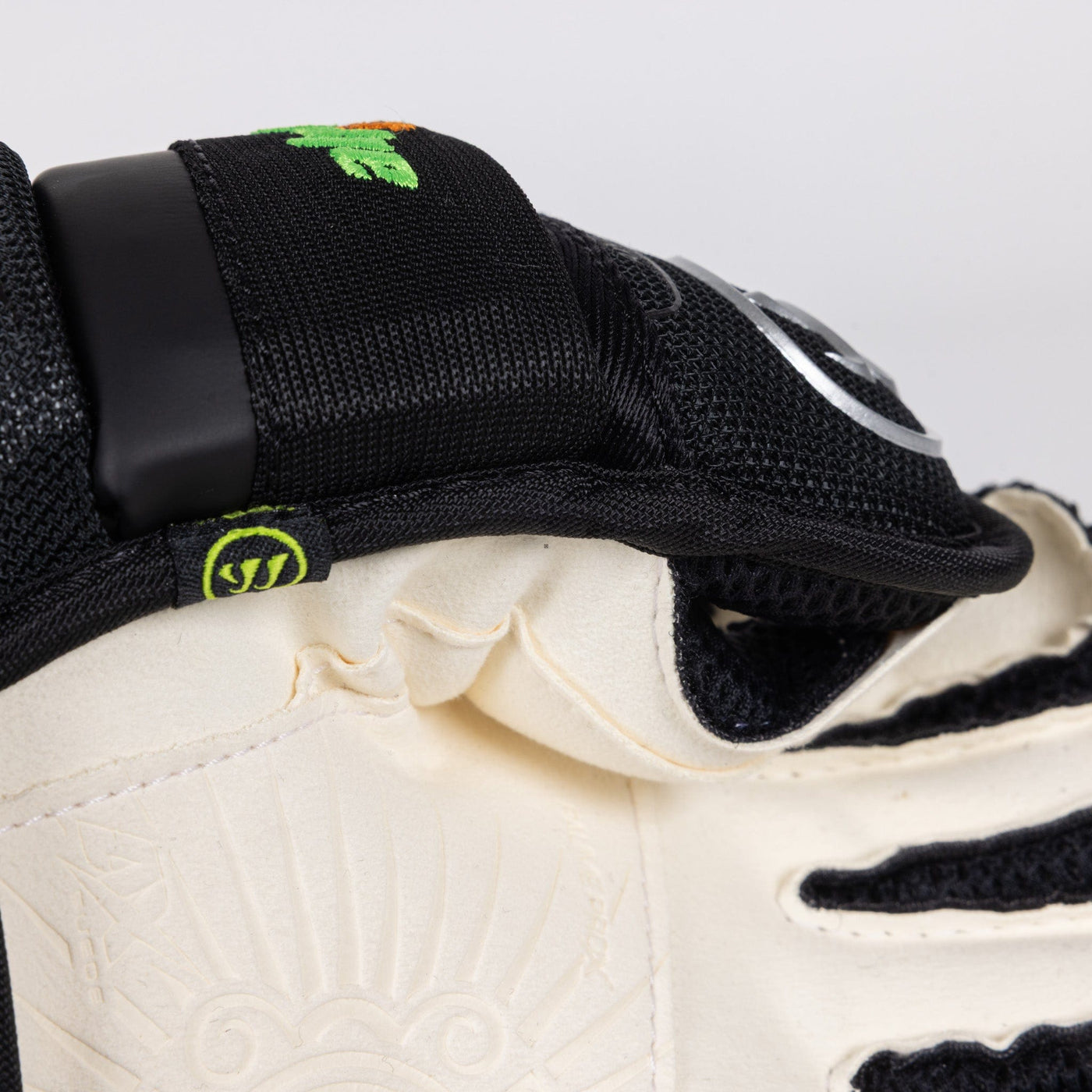 Warrior Gloves Warrior Alpha Deluxe Junior Hockey Gloves - TheHockeyShop