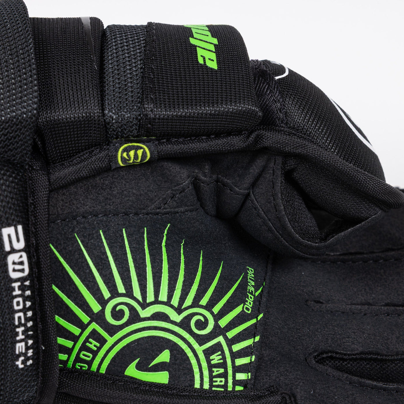 Warrior Gloves Warrior Alpha Deluxe LT Junior Hockey Gloves - TheHockeyShop