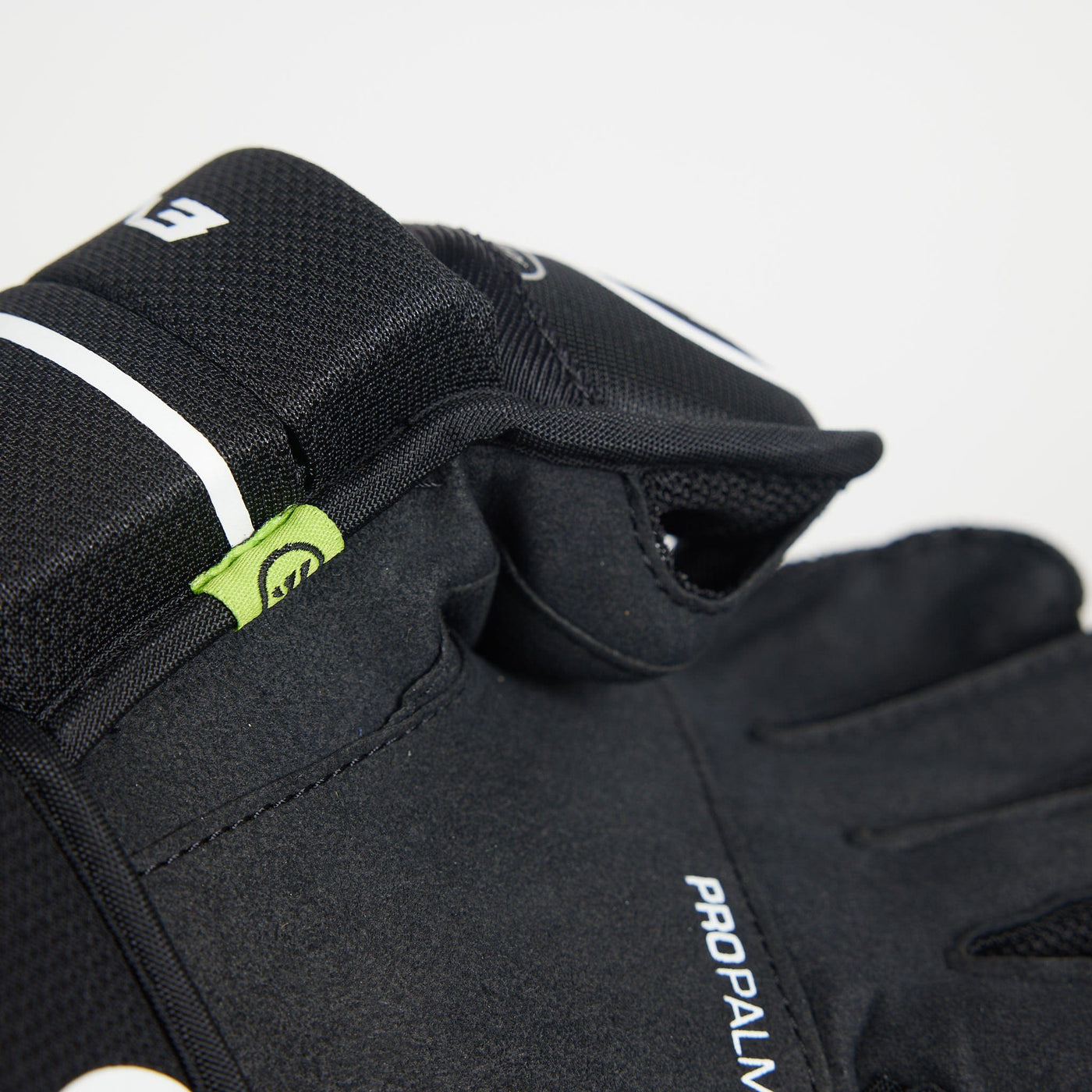 Warrior Gloves Warrior Alpha Evo Junior Hockey Glove - (2023) - TheHockeyShop