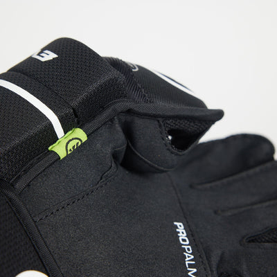 Warrior Gloves Warrior Alpha Evo Junior Hockey Glove - (2023) - TheHockeyShop