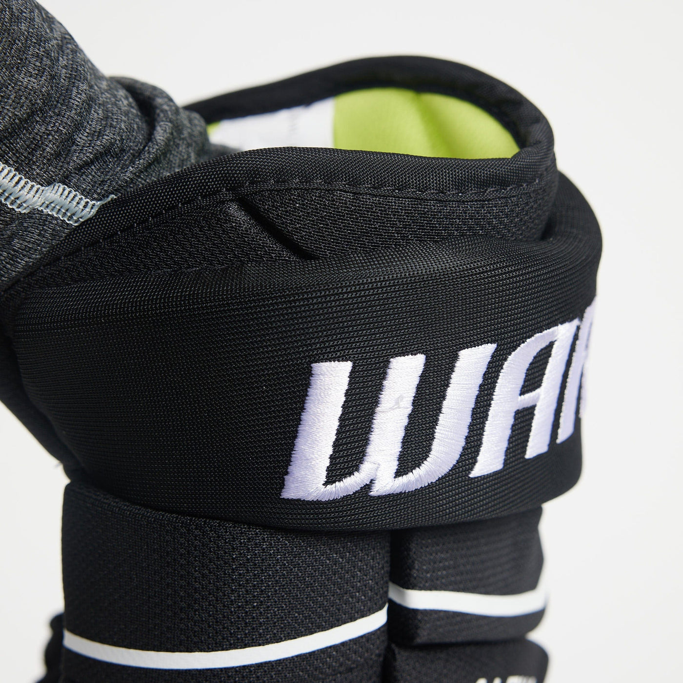 Warrior Gloves Warrior Alpha Evo Junior Hockey Glove - (2023) - TheHockeyShop