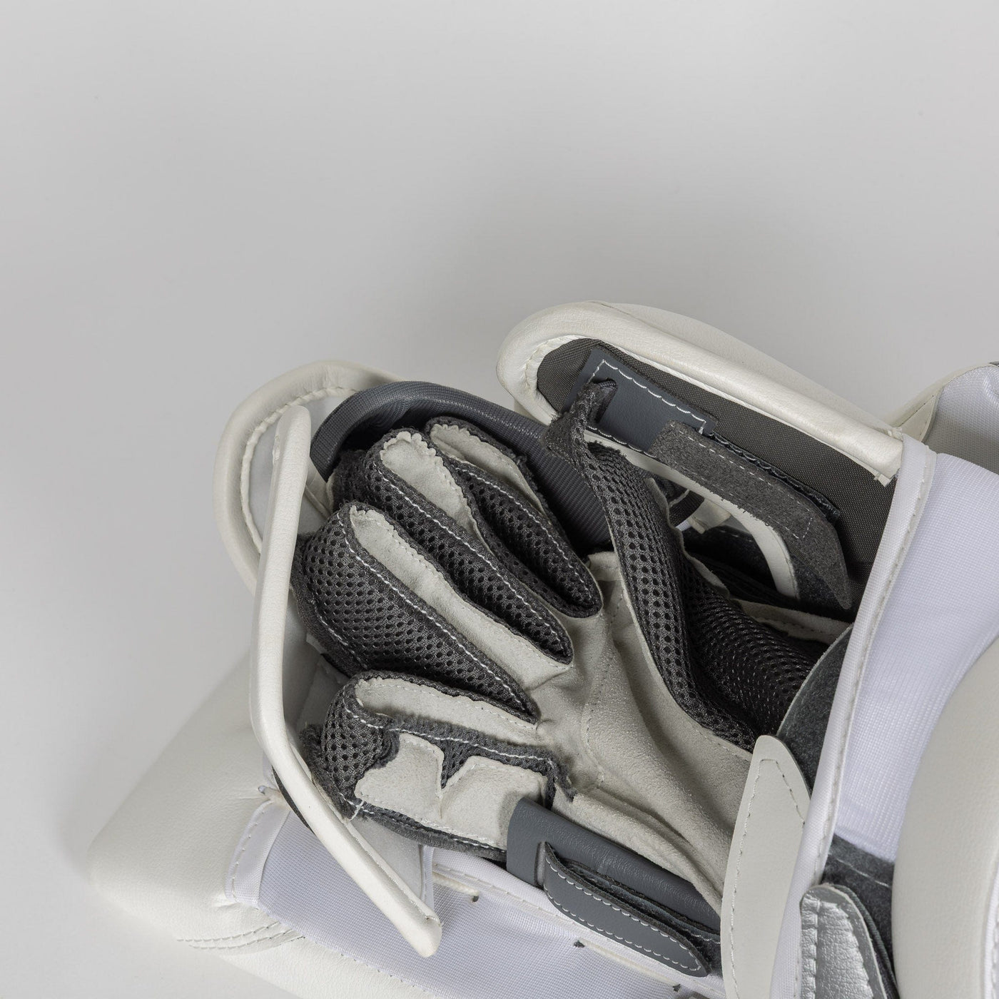 Warrior RTL G7 Pro Stock Senior Goalie Blocker - Classic White / Silver - TheHockeyShop.com