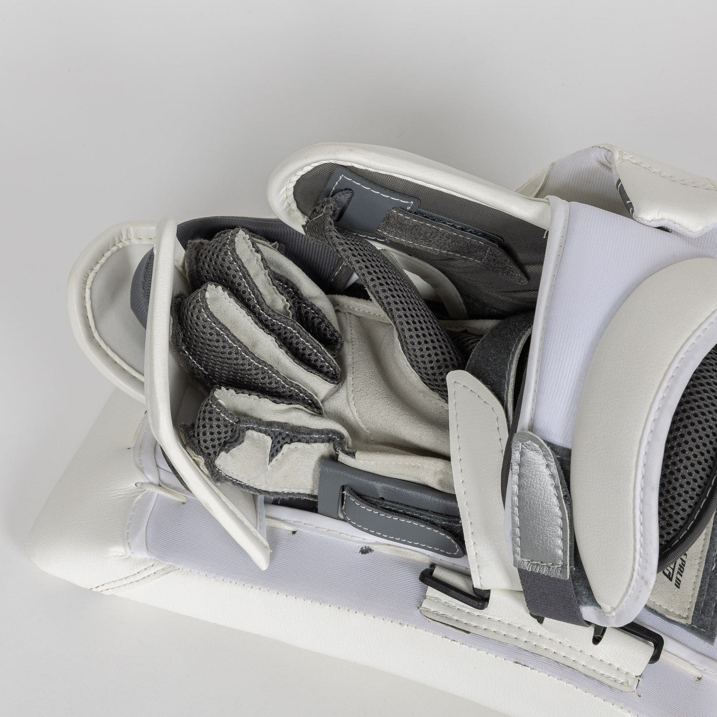 Warrior RTL G7 Pro Stock Senior Goalie Blocker - White / Silver - TheHockeyShop.com
