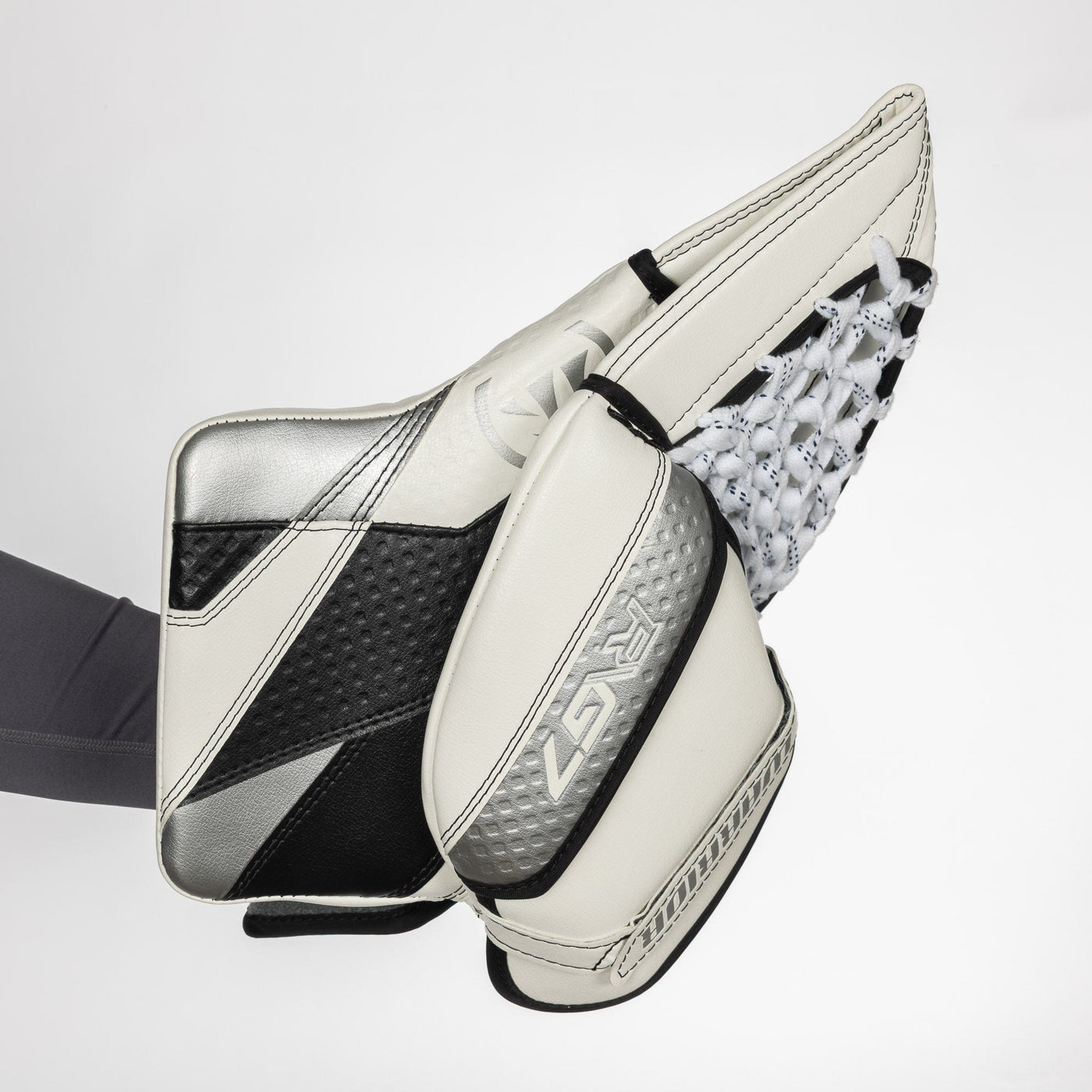 Warrior RTL G7 Pro Stock Senior Goalie Catcher - LA Kings - TheHockeyShop.com