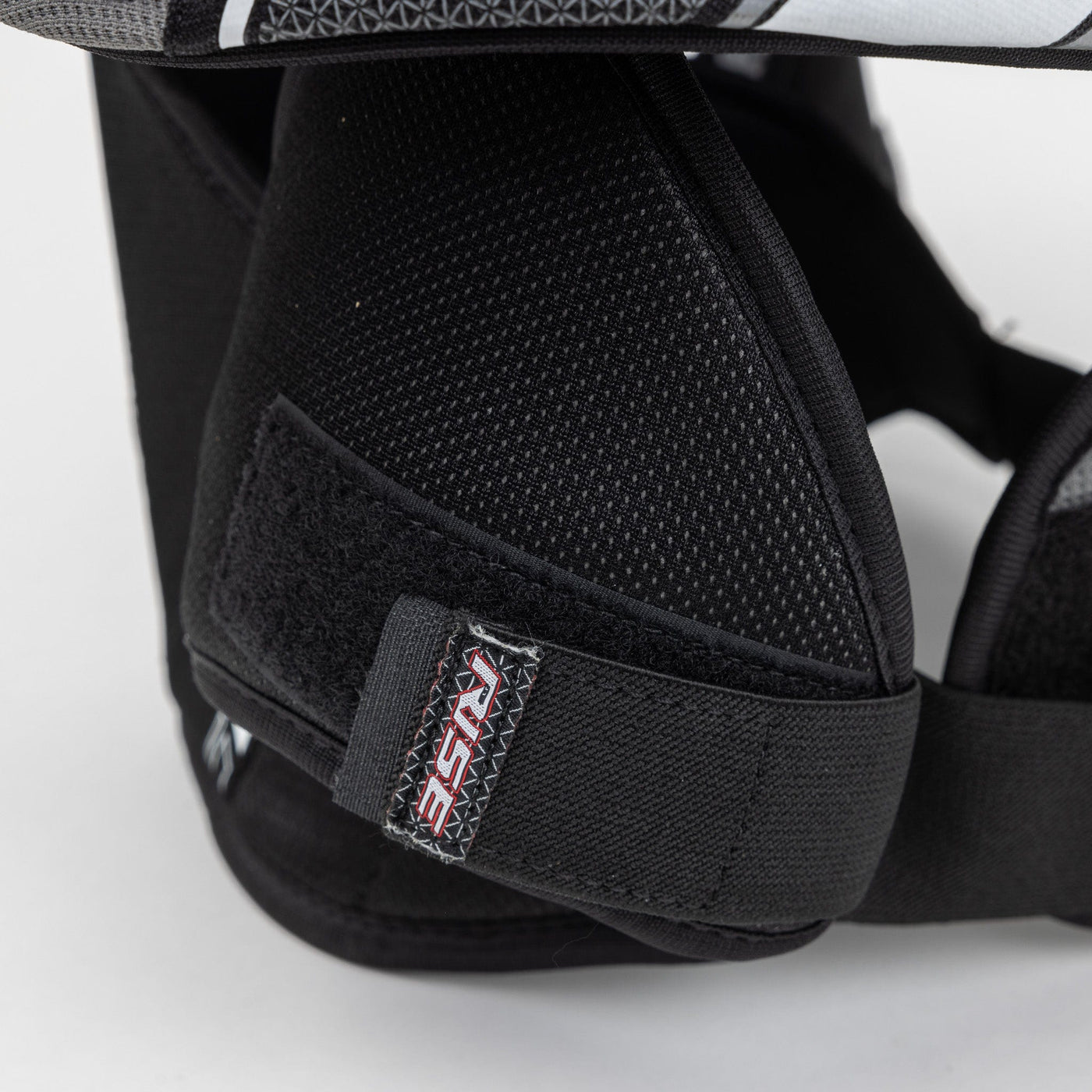 Warrior Rise Junior Hockey Shoulder Pads - TheHockeyShop.com