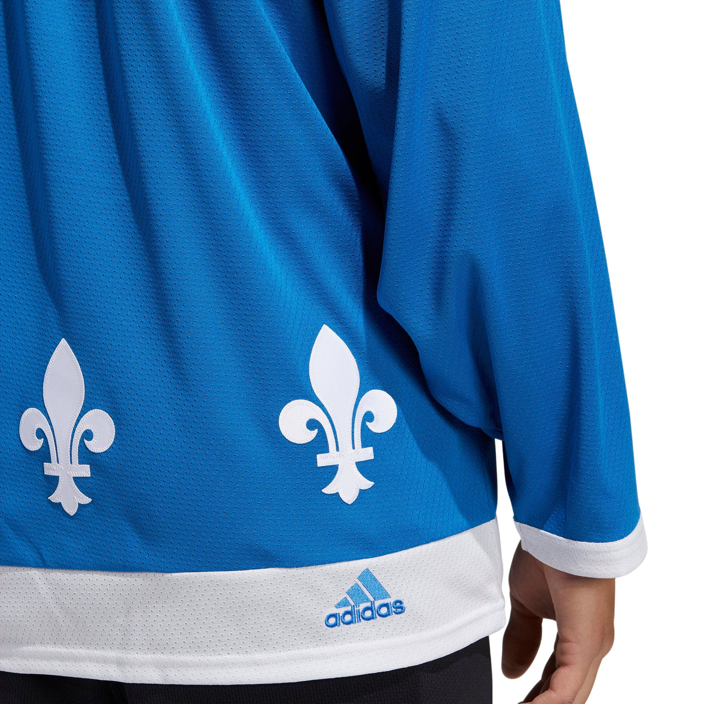 adidas originals retro quebec
