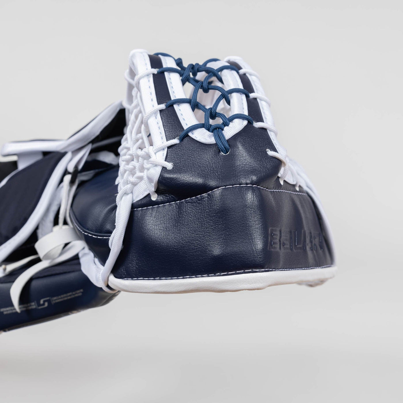 Bauer Supreme M5 Pro Senior Goalie Catcher - The Hockey Shop Source For Sports