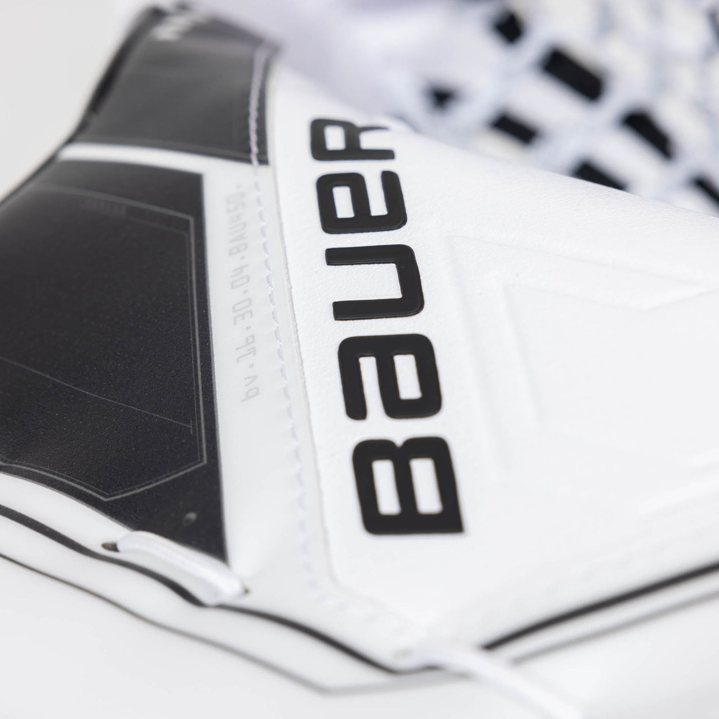 Bauer Supreme Mach Senior Goalie Catcher - The Hockey Shop Source For Sports