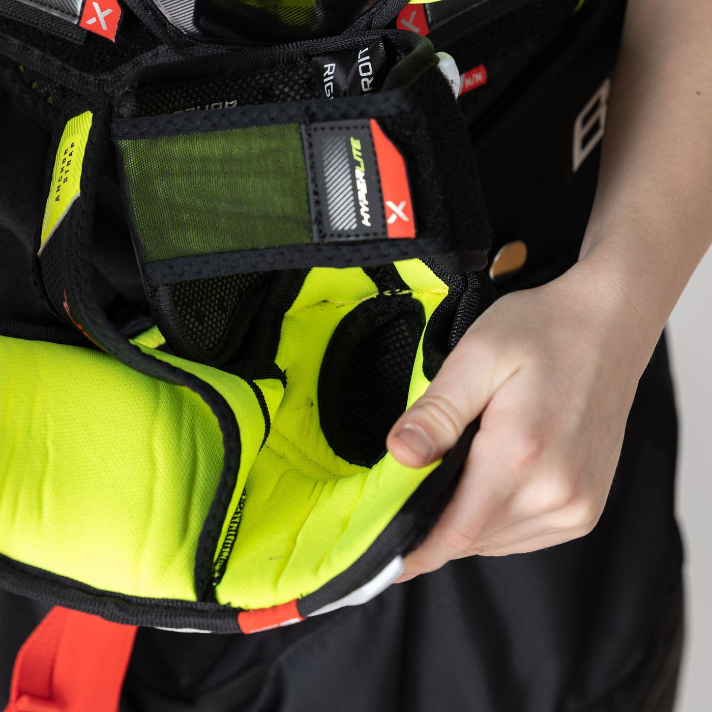 Bauer Vapor Hyperlite Junior Hockey Elbow Pads - The Hockey Shop Source For Sports