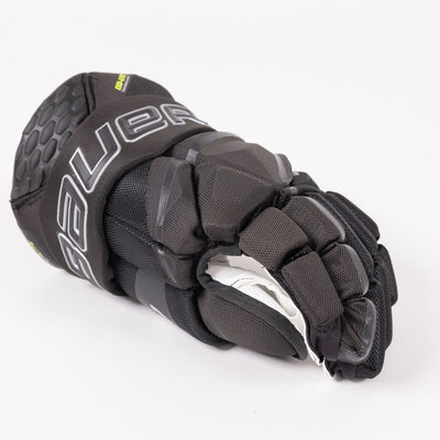 Bauer Vapor Hyperlite Intermediate Hockey Gloves - The Hockey Shop Source For Sports
