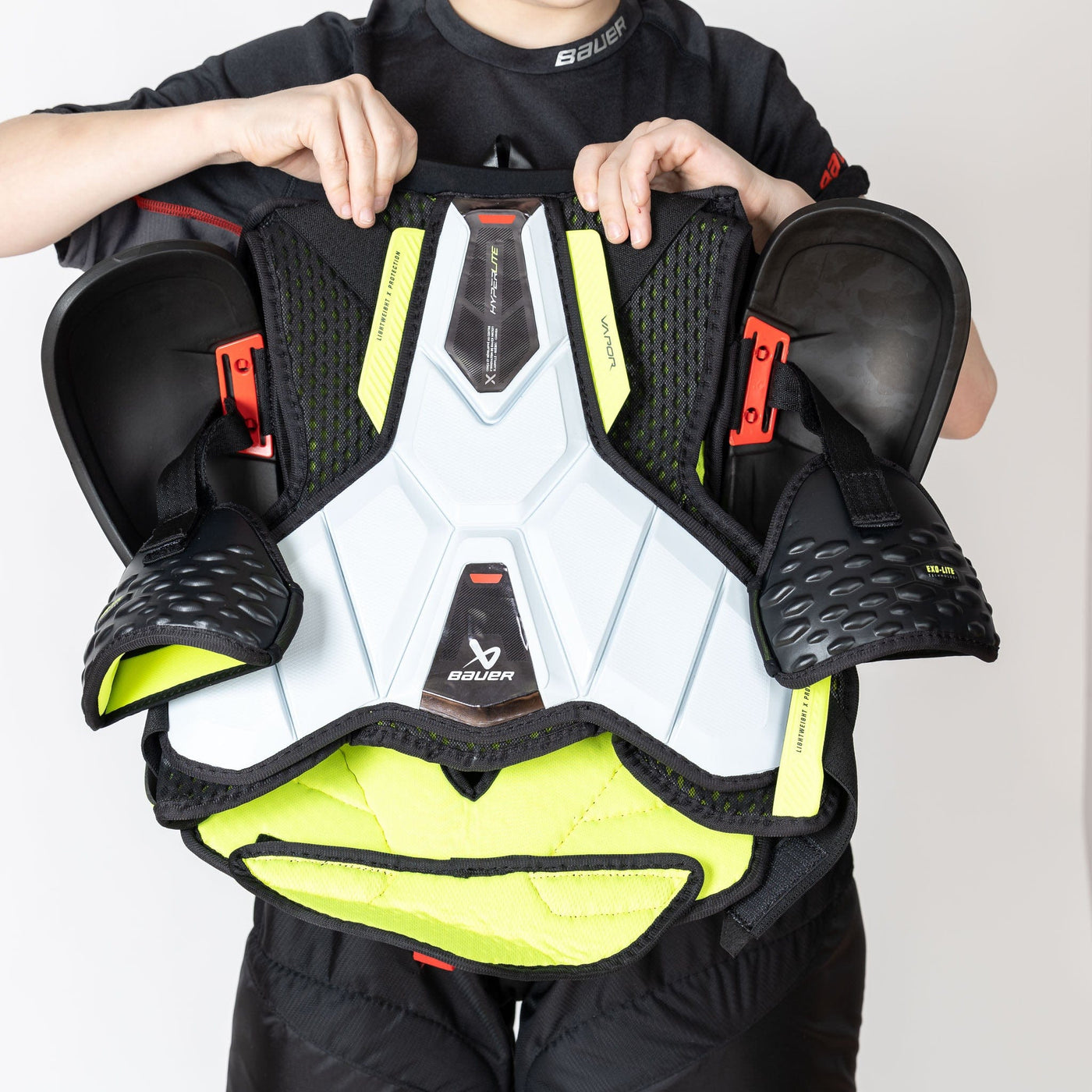 Bauer Vapor Hyperlite Junior Hockey Shoulder Pads - The Hockey Shop Source For Sports