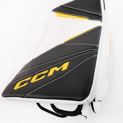 CCM Axis 2.9 Senior Goalie Blocker