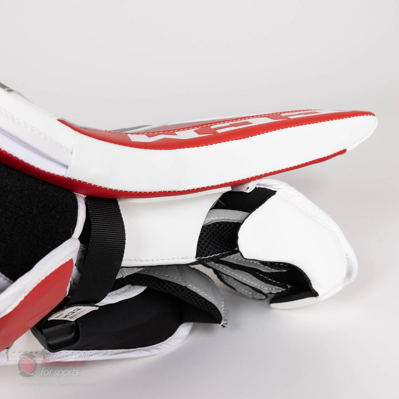 CCM Extreme Flex 5 Senior Goalie Blocker