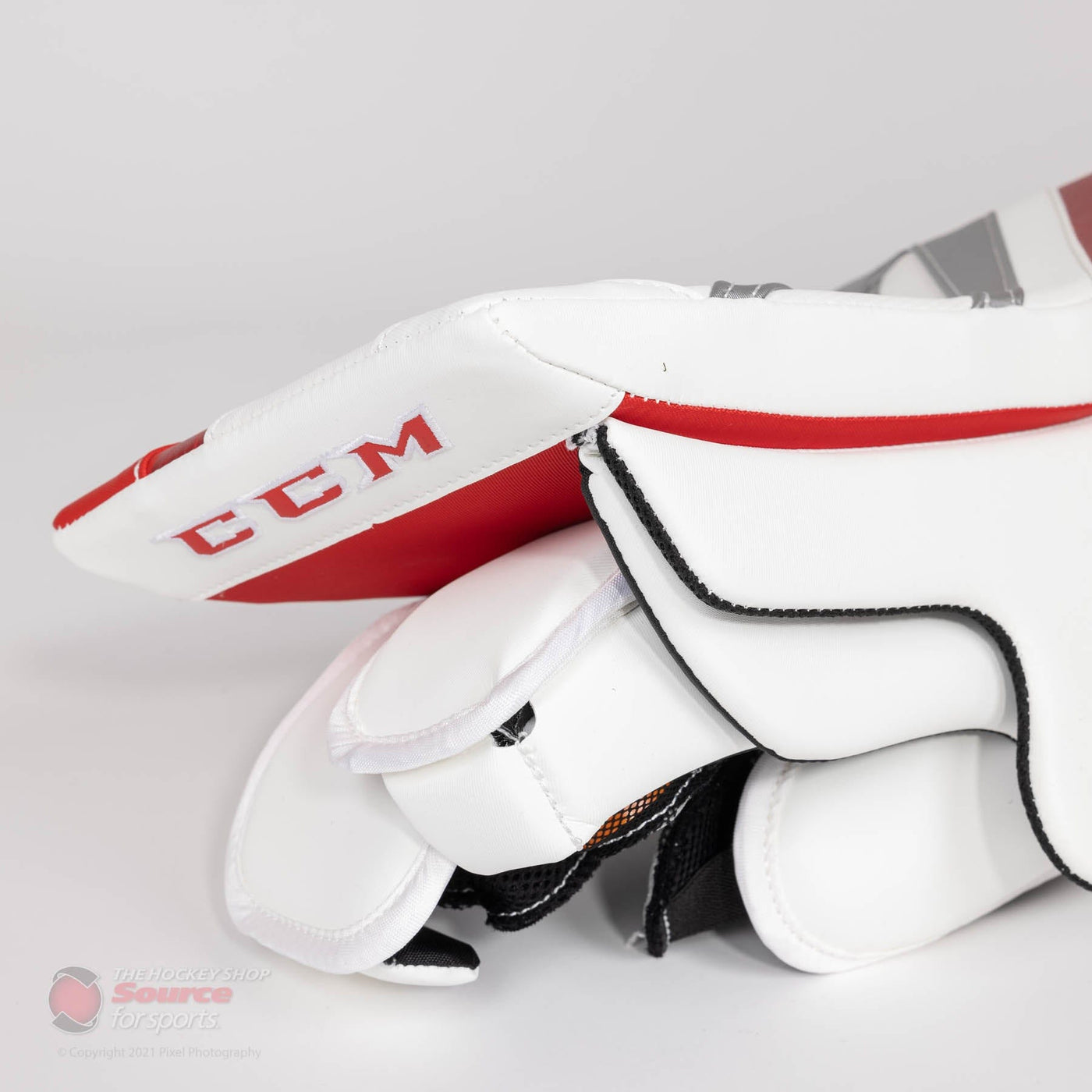 CCM Extreme Flex 5 Senior Goalie Blocker