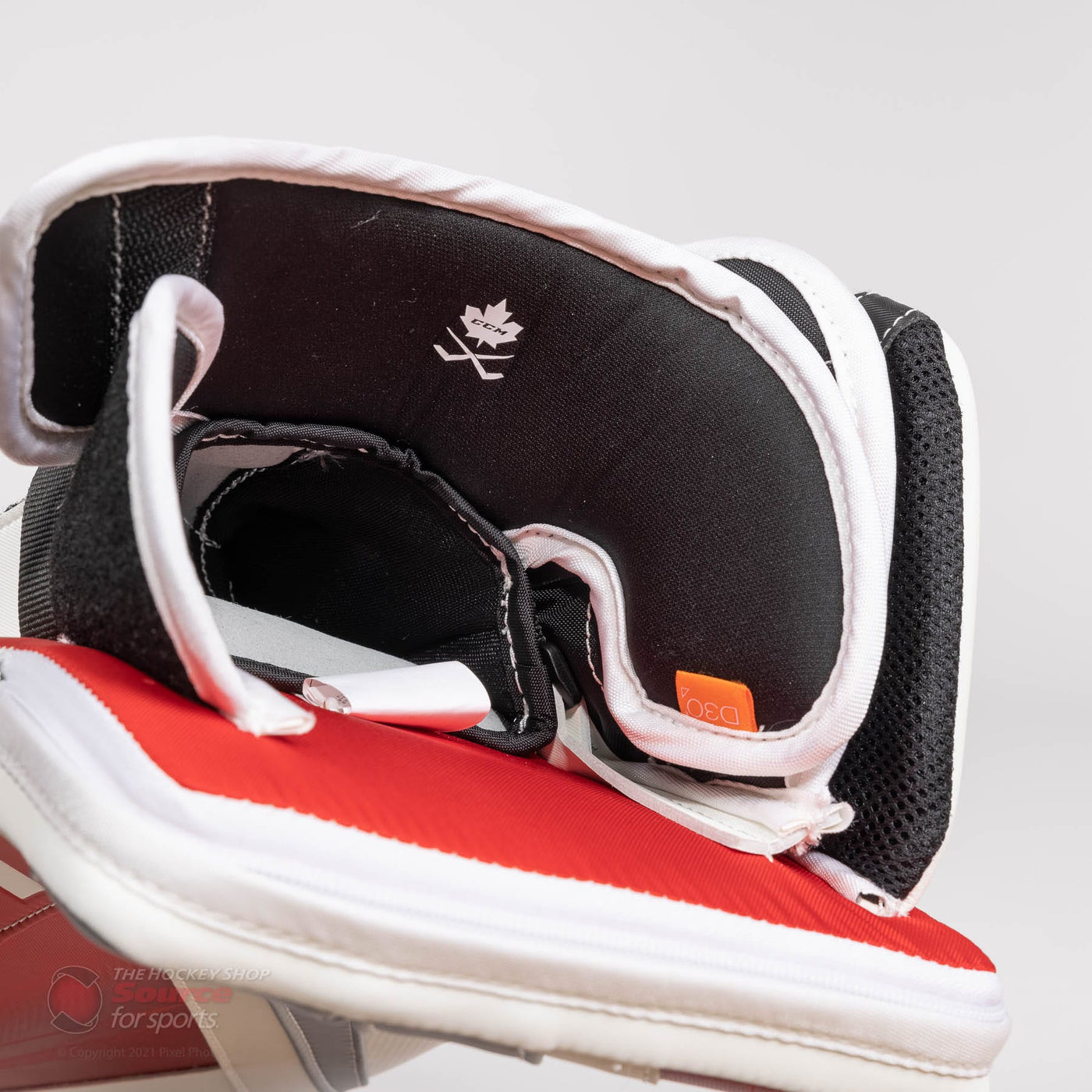 CCM Extreme Flex 5 Senior Goalie Blocker