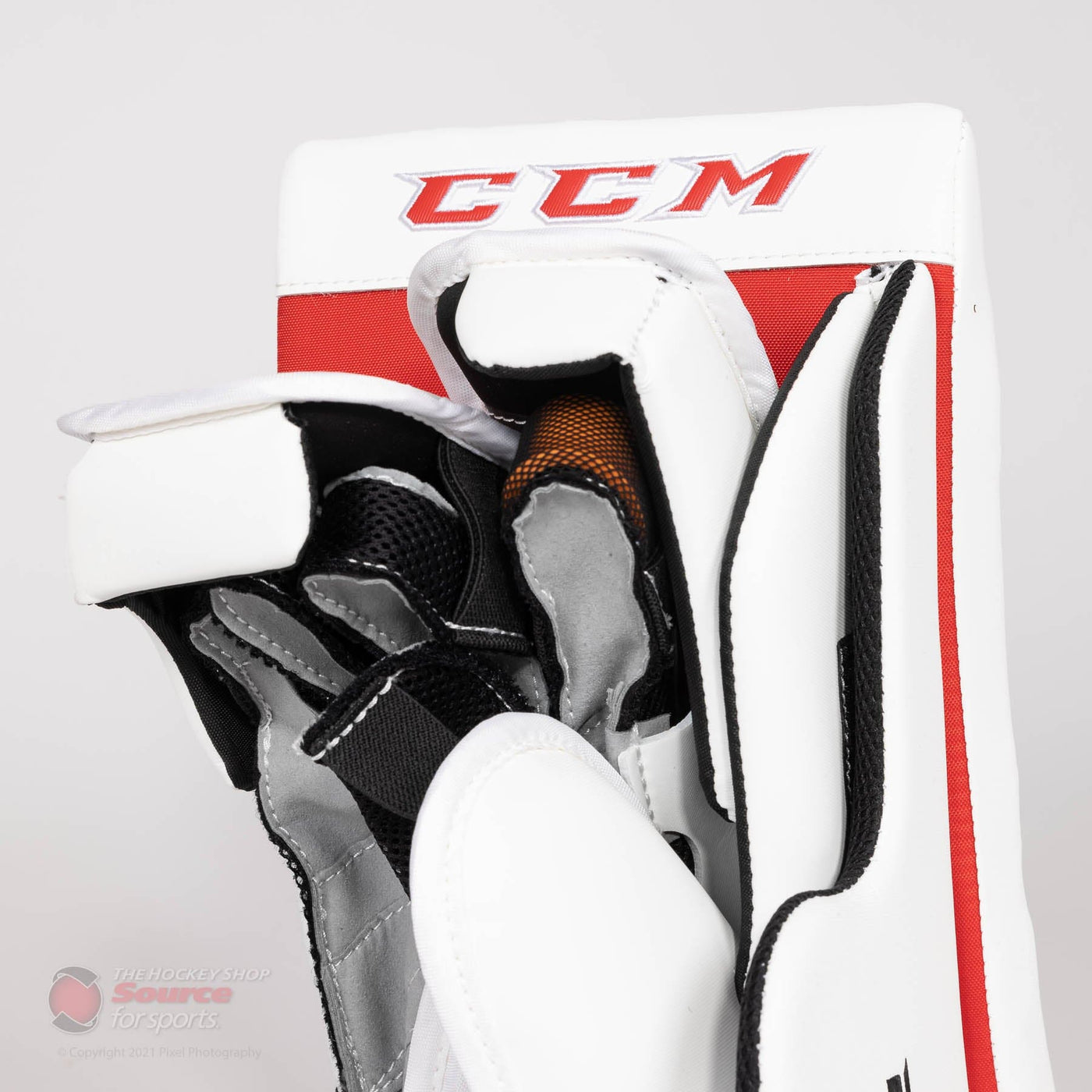 CCM Extreme Flex 5 Senior Goalie Blocker