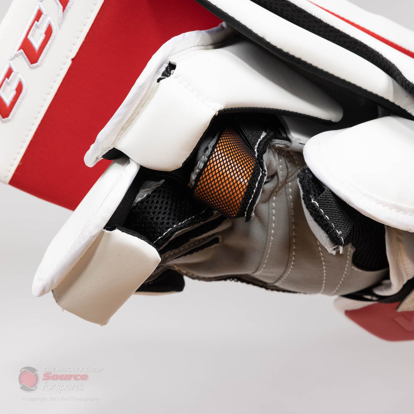 CCM Extreme Flex 5 Senior Goalie Blocker