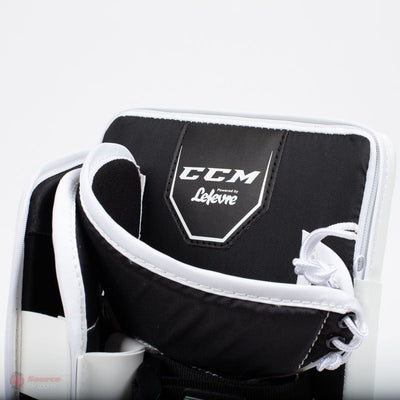 CCM Extreme Flex E4.5 Junior Goalie Blocker - Source Exclusive