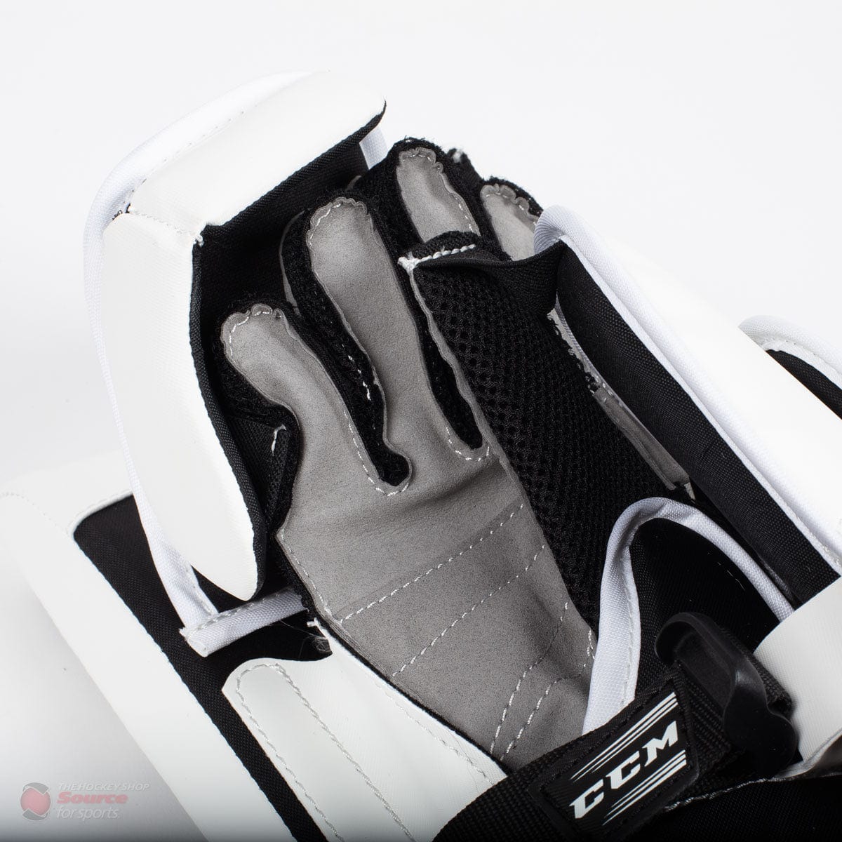 CCM Extreme Flex E4.5 Junior Goalie Blocker - Source Exclusive
