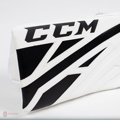CCM Extreme Flex E4.5 Senior Goalie Blocker - Source Exclusive